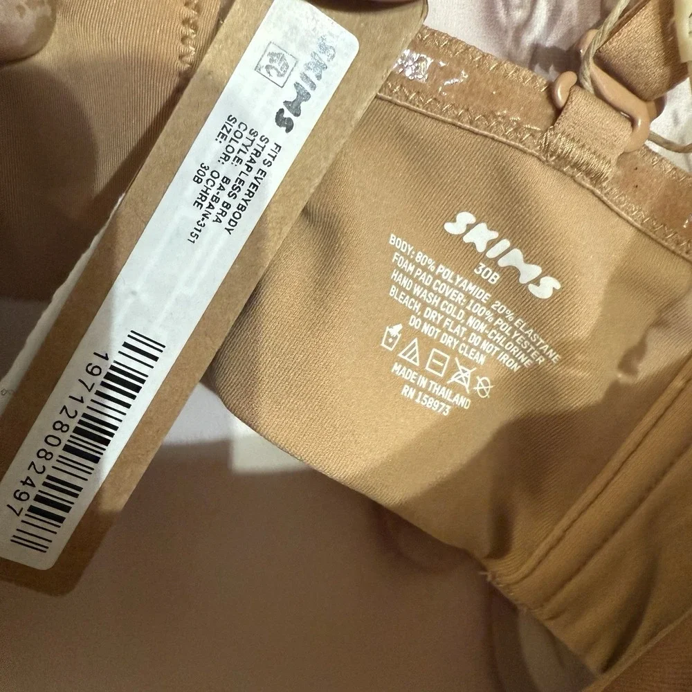 Skims Fits Everybody Strapless Bra In Ochre Size 30B Can Fit 32A NWT $54 - Picture 4 of 6